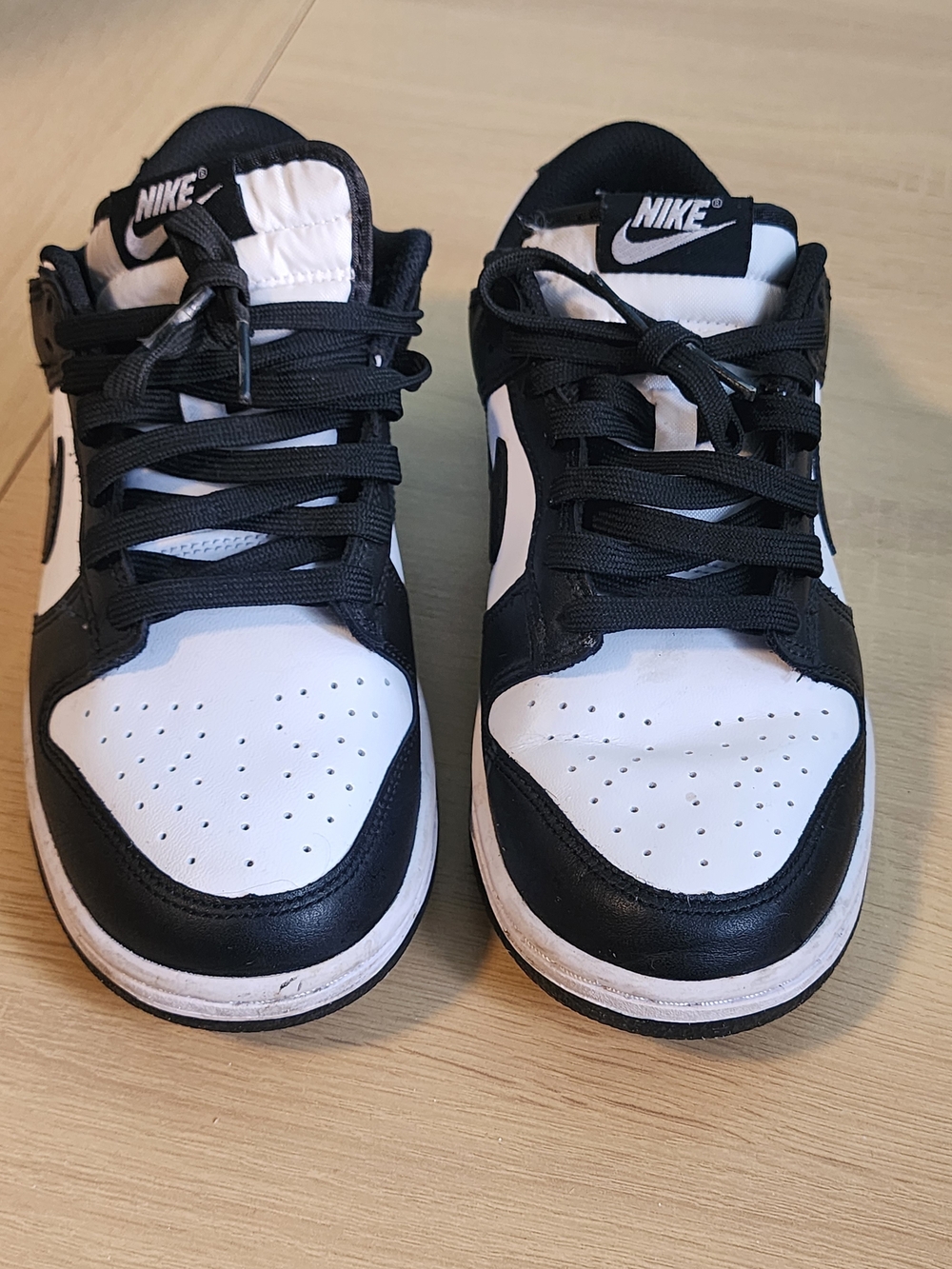 Nike Kids Black/White Low-Top Sneakers